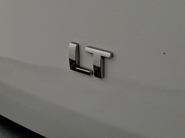 Used 2023 Chevrolet Traverse LT w/ LPO, Cargo Package AWD/4WD image 32