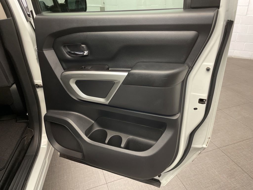 Used 2021 Nissan Titan SV w/ SV Convenience Package RWD image 28