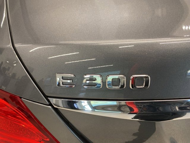 Used 2019 Mercedes-Benz E 300 4MATIC image 8