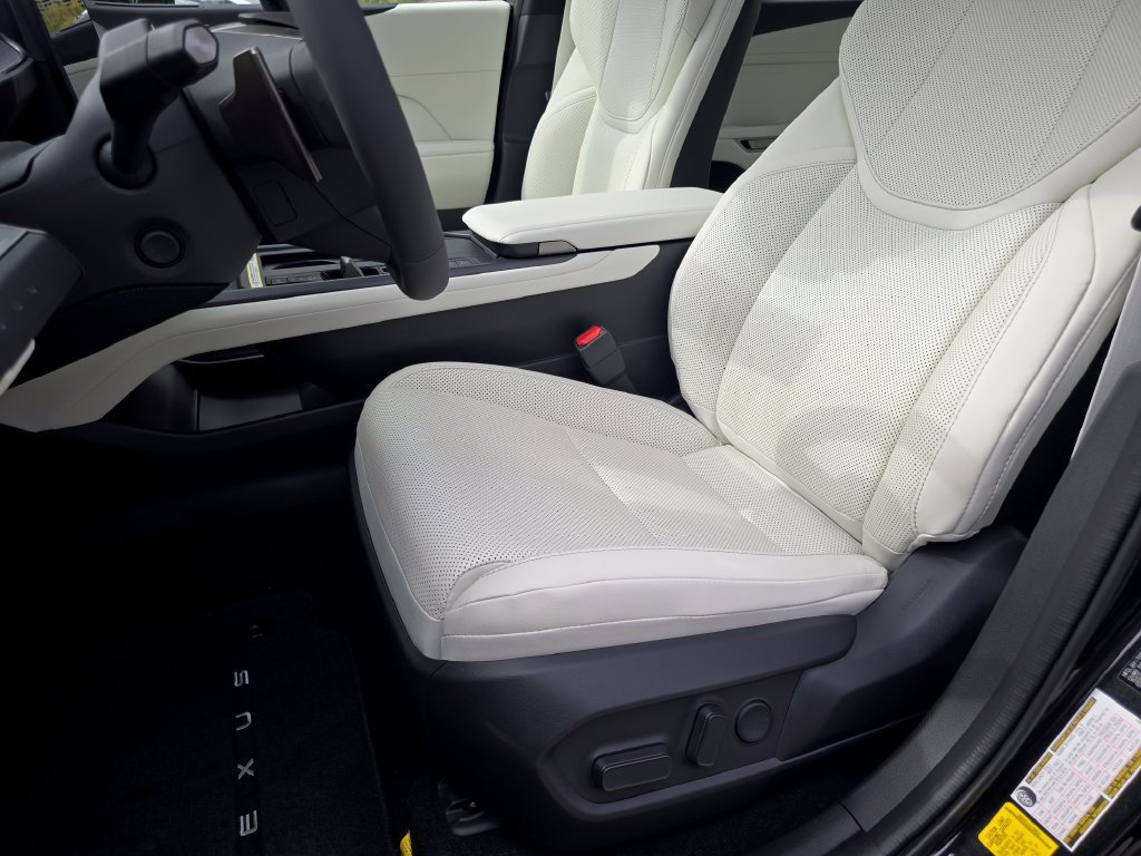 New 2026 Lexus ES 350h w/ Cold Area Package FWD image 6