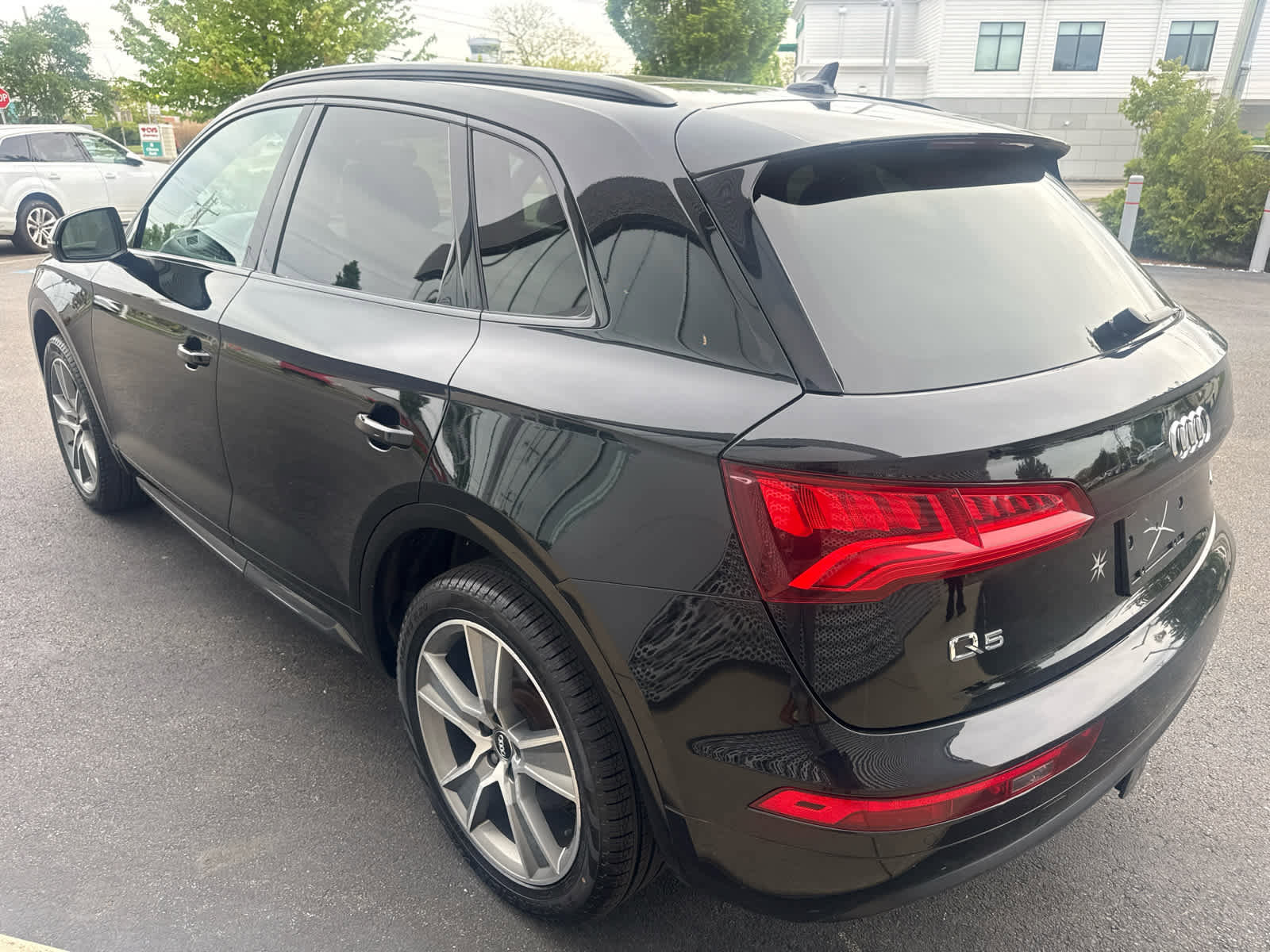 Used 2019 Audi Q5 2.0T Premium Plus w/ Premium Plus Package AWD/4WD image 6