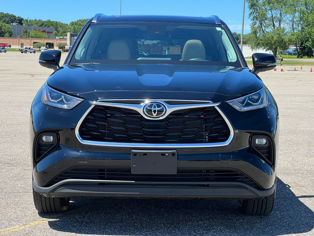 Used 2022 Toyota Highlander Limited AWD/4WD image 48
