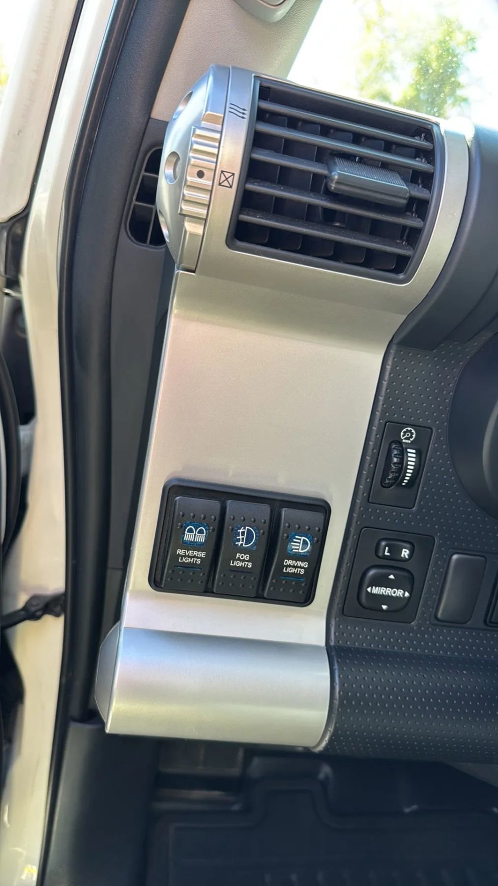 Used 2013 Toyota FJ Cruiser 4WD image 10