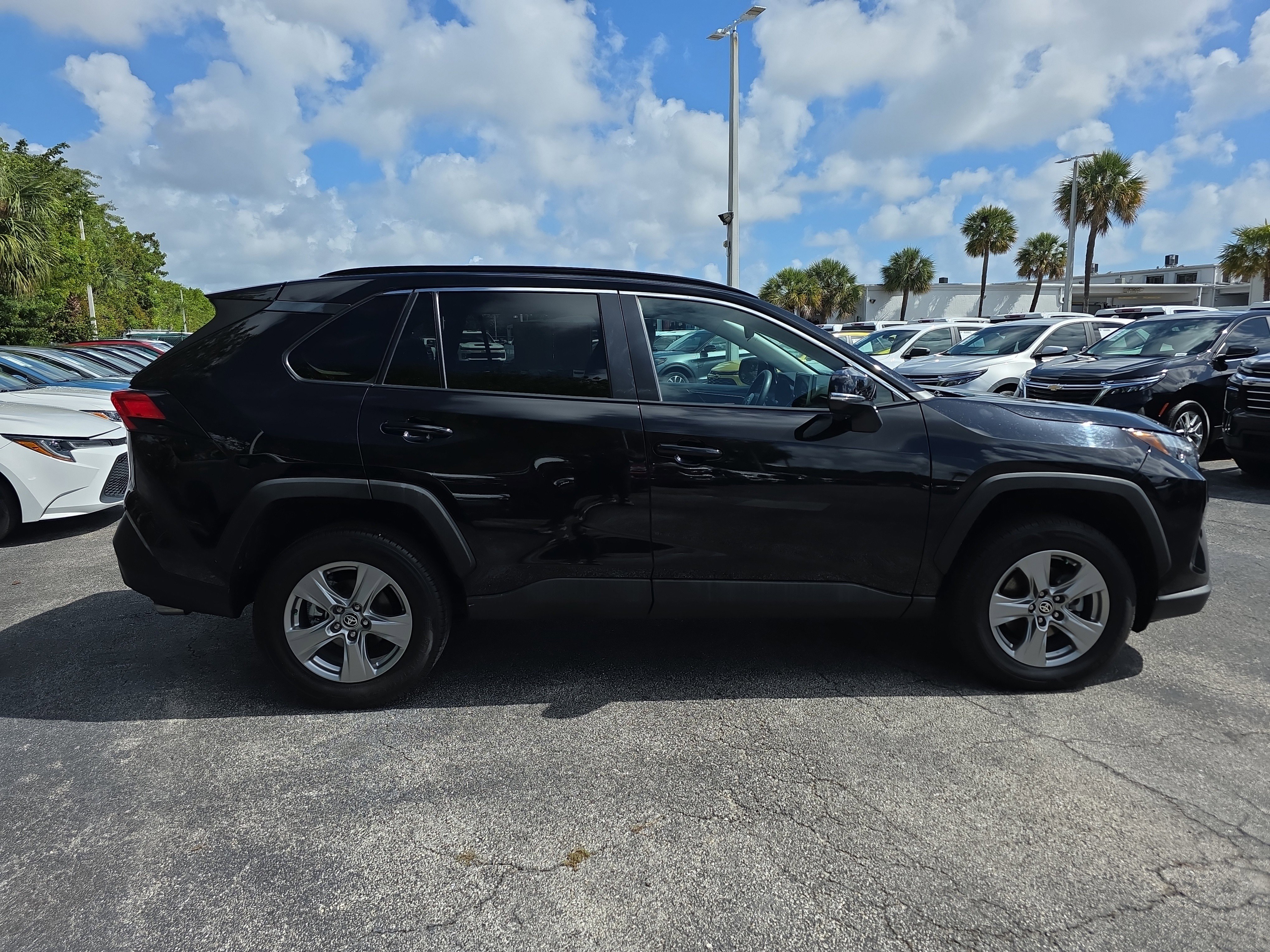 Used 2024 Toyota RAV4 XLE FWD image 8