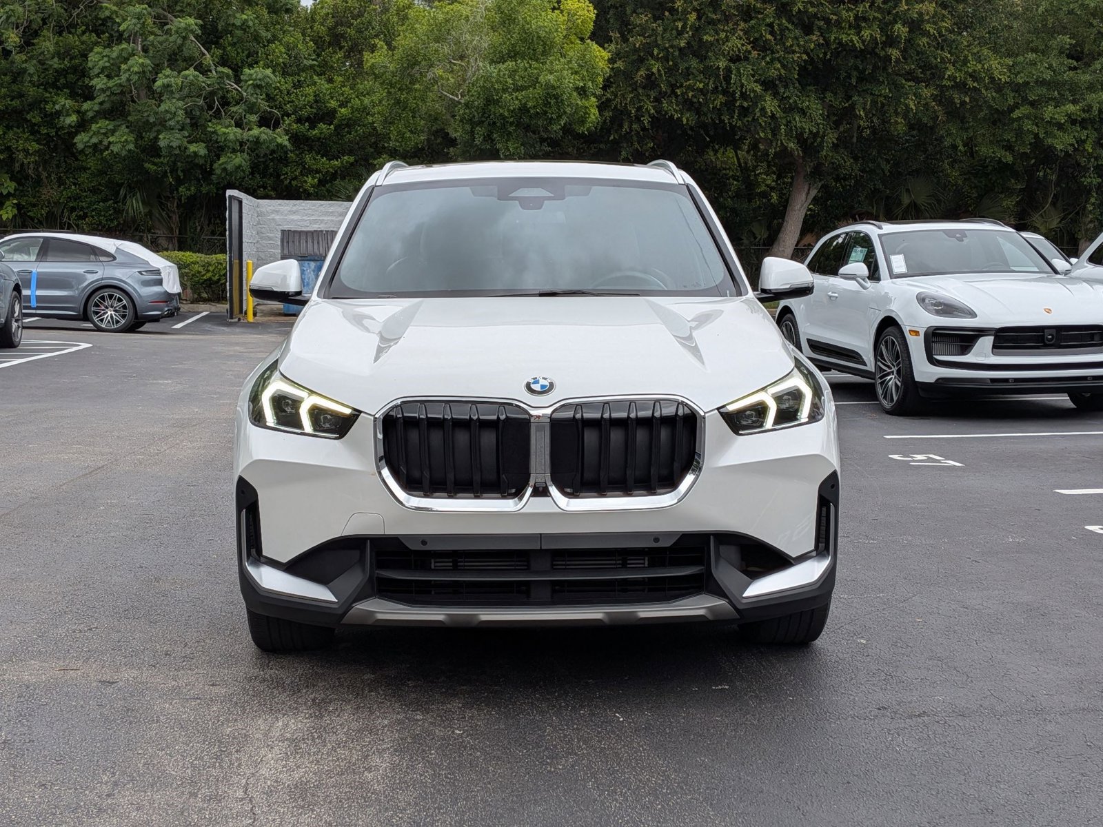 Used 2023 BMW X1 xDrive28i w/ Premium Package AWD/4WD image 4