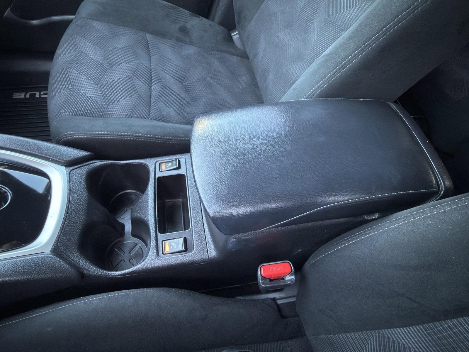 Used 2016 Nissan Rogue SV w/ SV Premium Package image 42