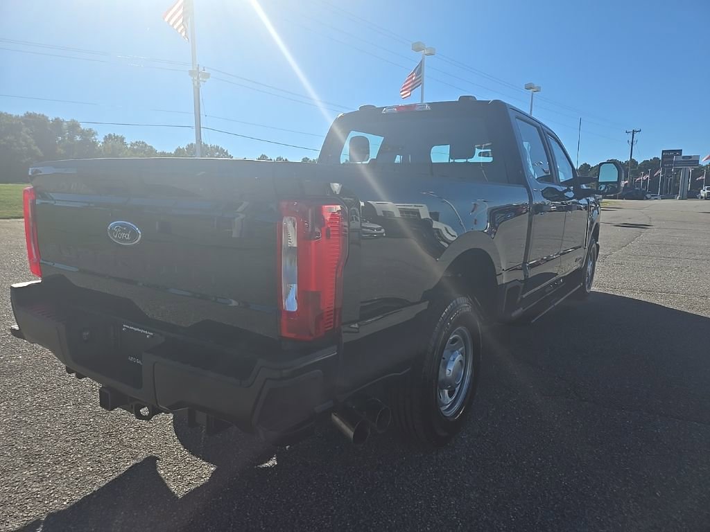 New 2026 Ford F250 XL w/ F-250 >10K GVWR Package image 5