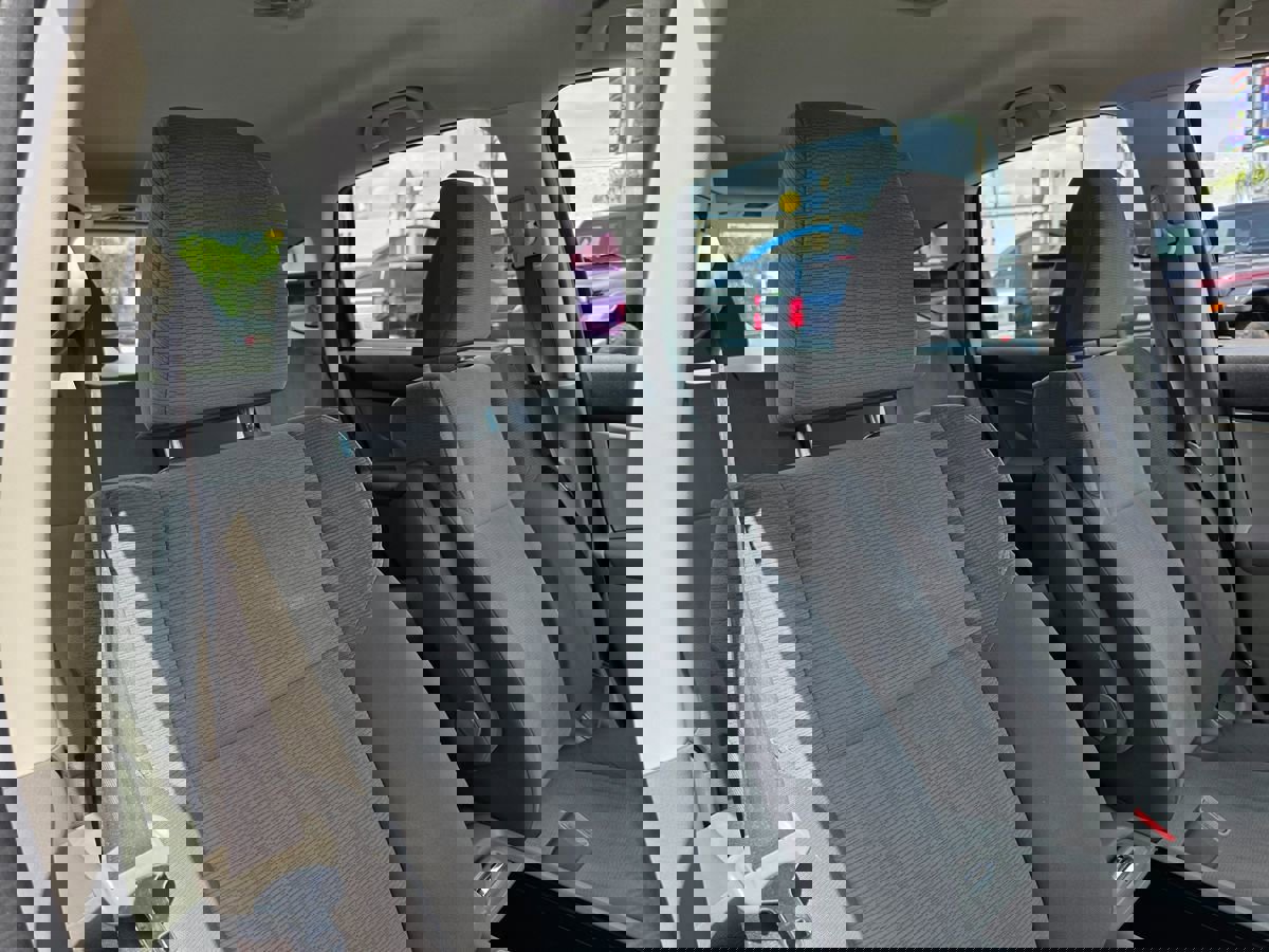 Used 2013 Honda CR-V LX image 12