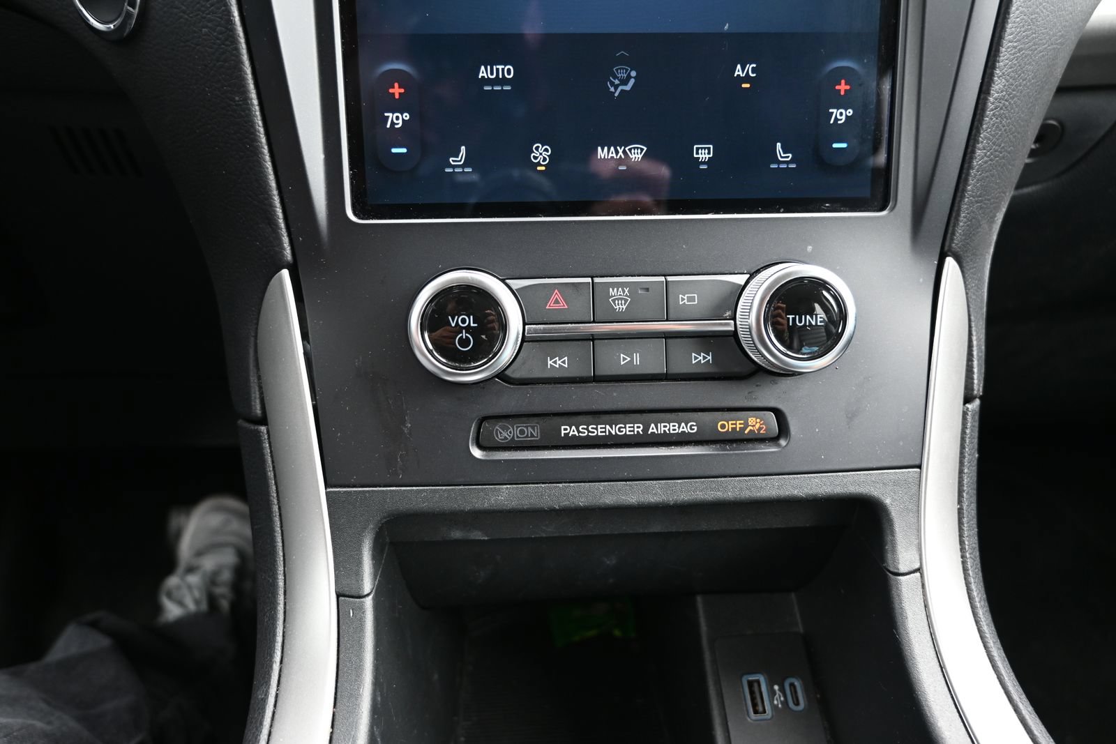 Used 2024 Ford Edge SEL AWD/4WD image 18