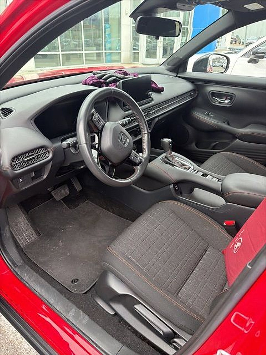 Used 2024 Honda HR-V Sport image 3