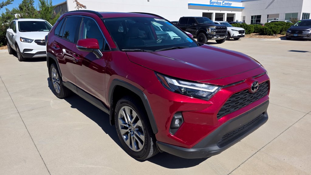 Used 2025 Toyota RAV4 XLE Premium w/ Weather Package AWD/4WD image 7