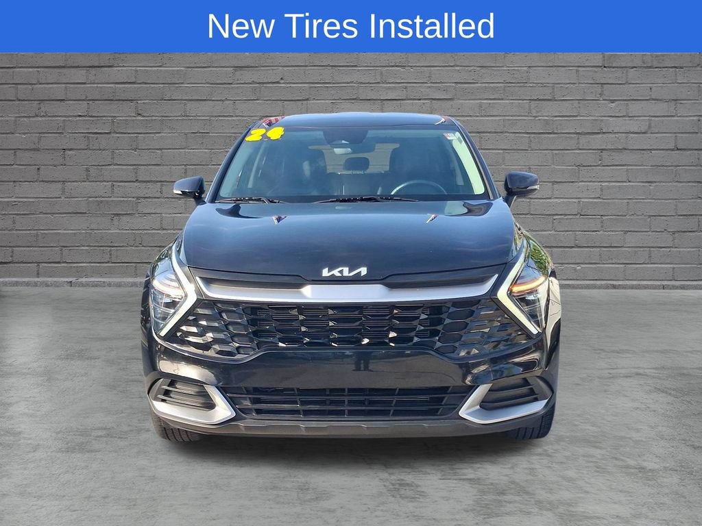 Used 2024 Kia Sportage EX FWD image 2