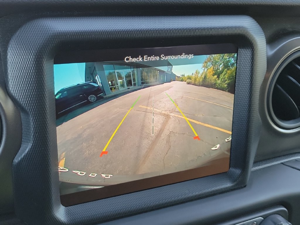 Used 2023 Jeep Wrangler Unlimited w/ Sun & Screen Package AWD/4WD image 16