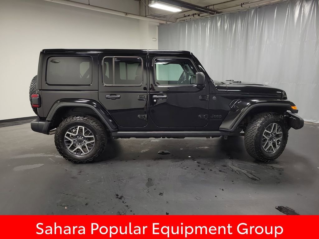 Used 2025 Jeep Wrangler Sahara AWD/4WD image 9