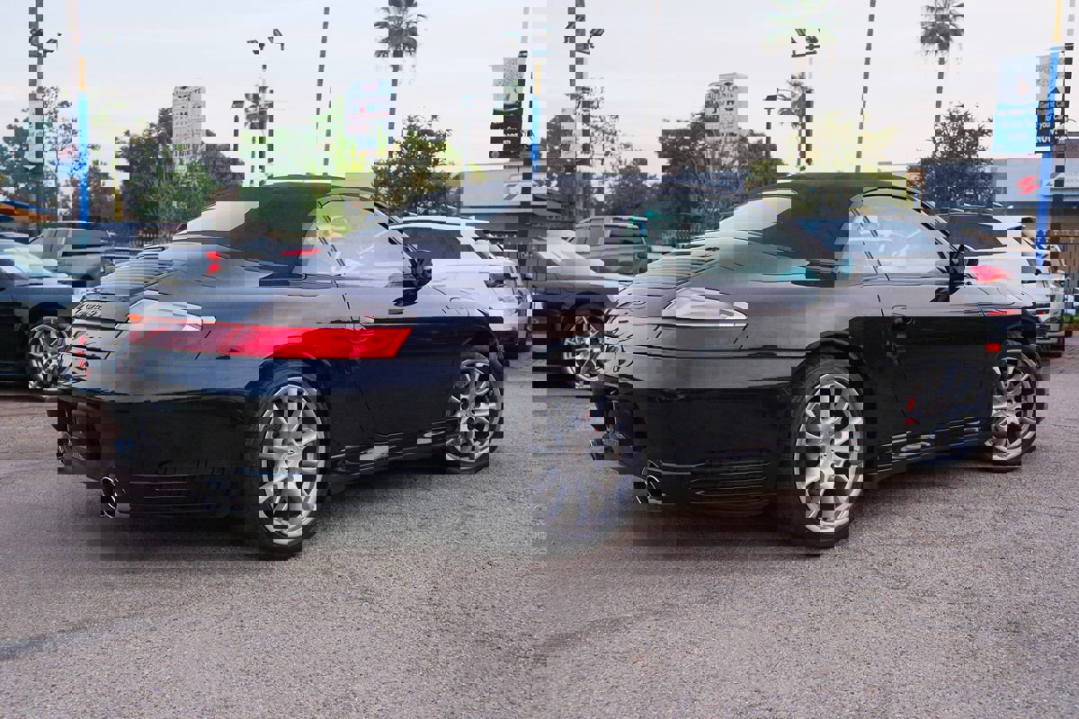 Used 2004 Porsche 911 Carrera 4S image 6