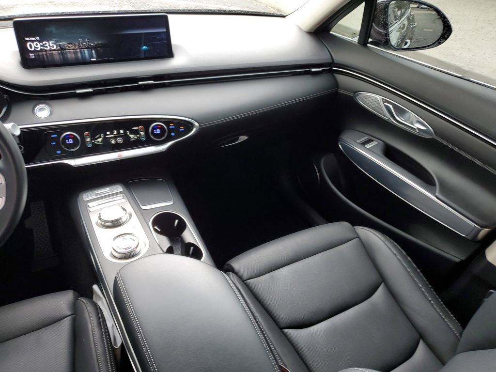 Used 2023 Genesis GV70 2.5T w/ Select Package image 14