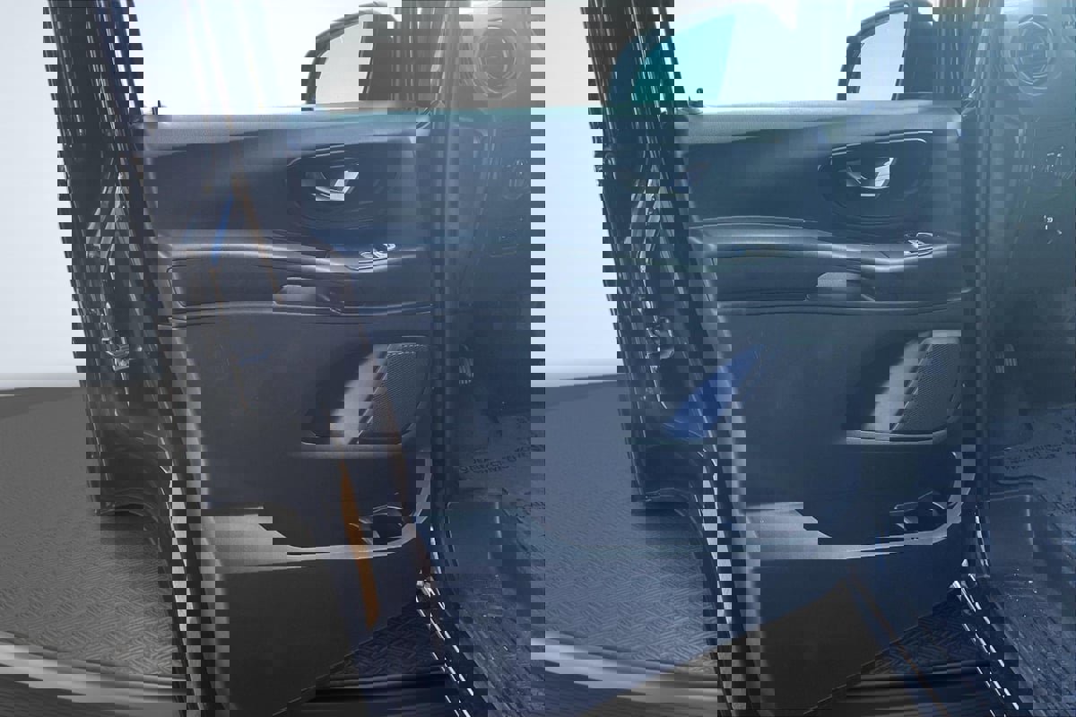 Used 2019 Mercedes-Benz Metris Passenger image 23