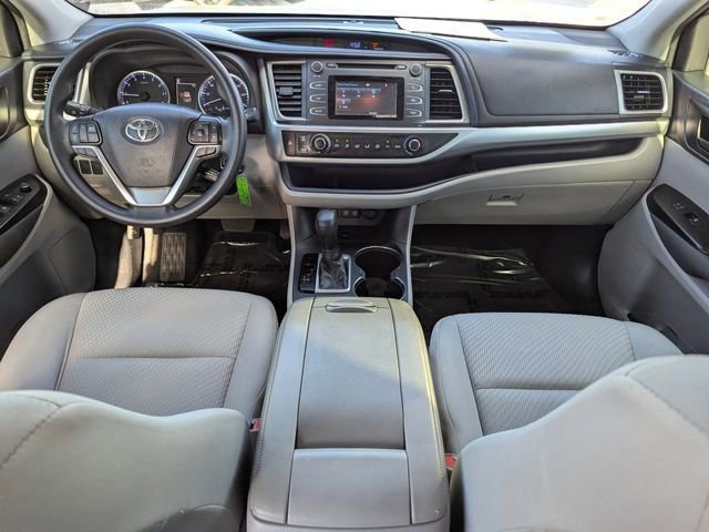 Used 2019 Toyota Highlander LE image 13