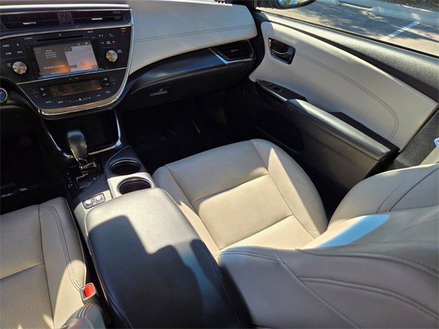Used 2017 Toyota Avalon Limited image 17
