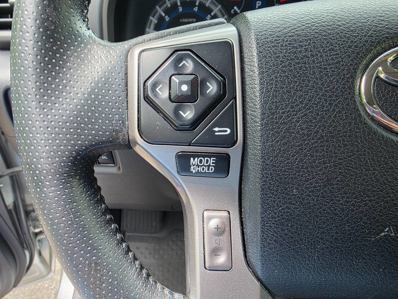 Used 2017 Toyota 4Runner Limited RWD image 19