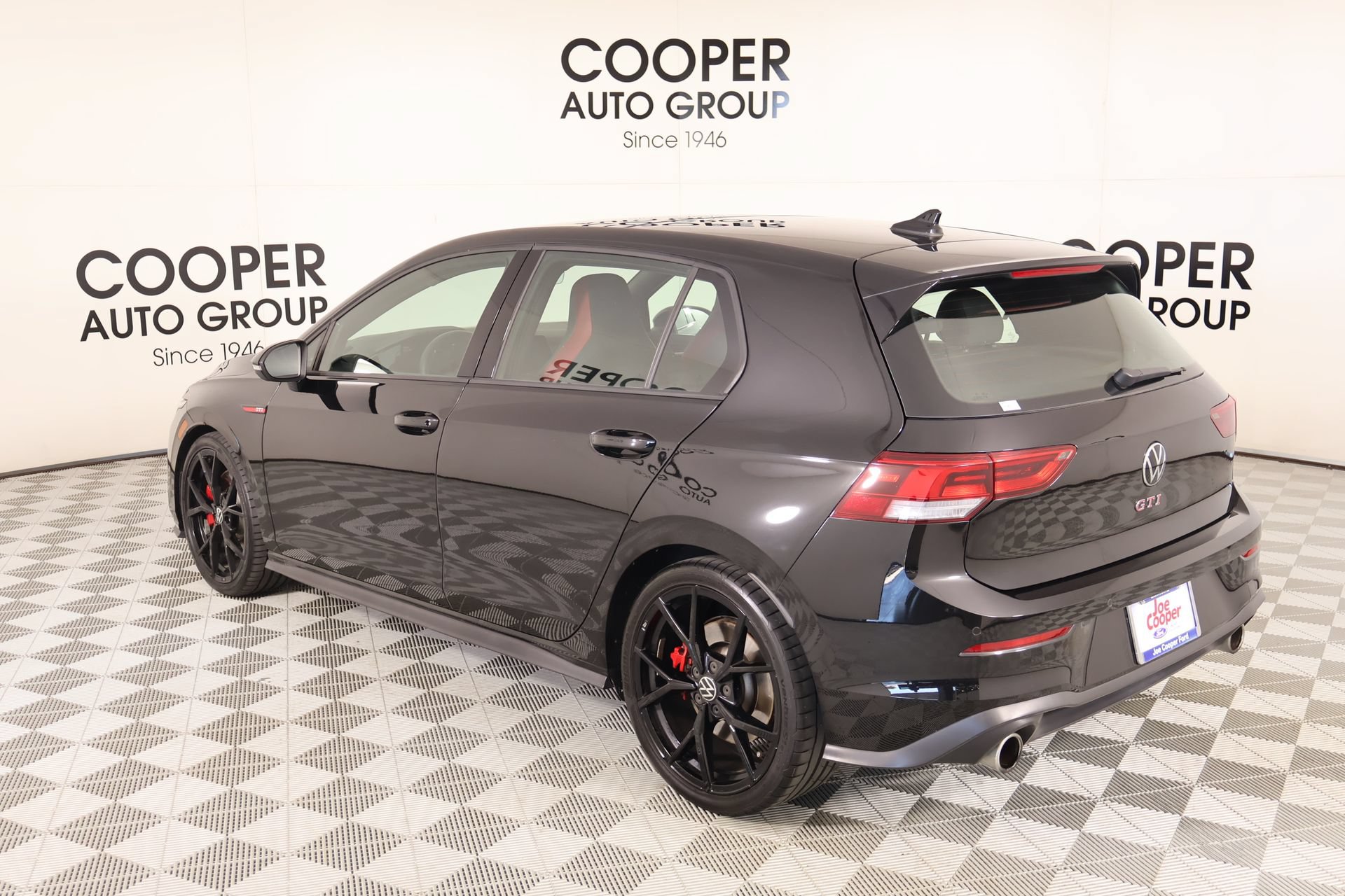 Used 2024 Volkswagen GTI SE FWD image 23
