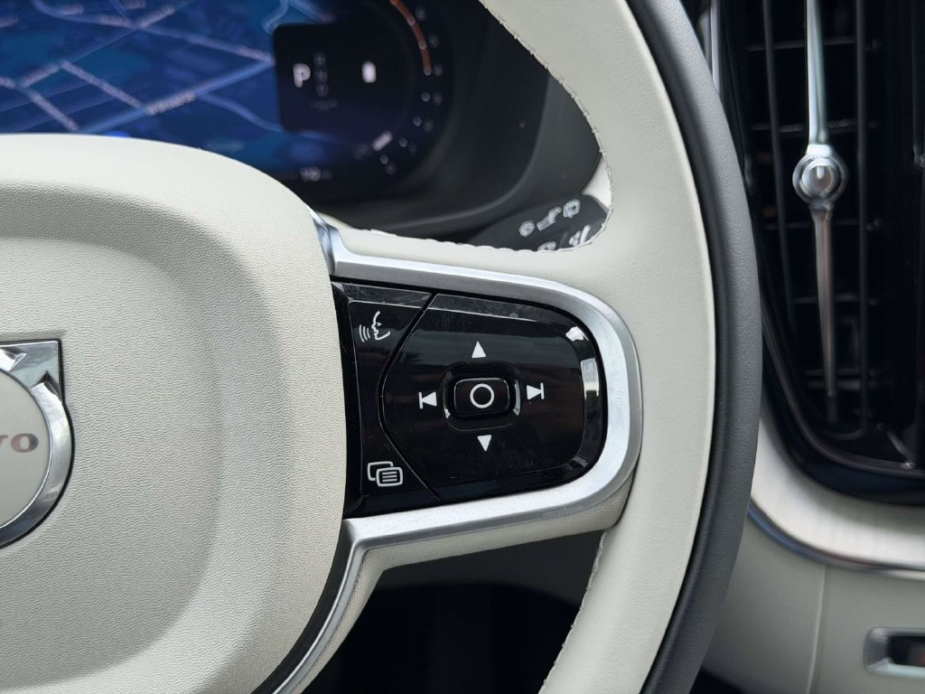 New 2026 Volvo XC60 B5 Ultra w/ Protection Package Premier AWD/4WD image 9
