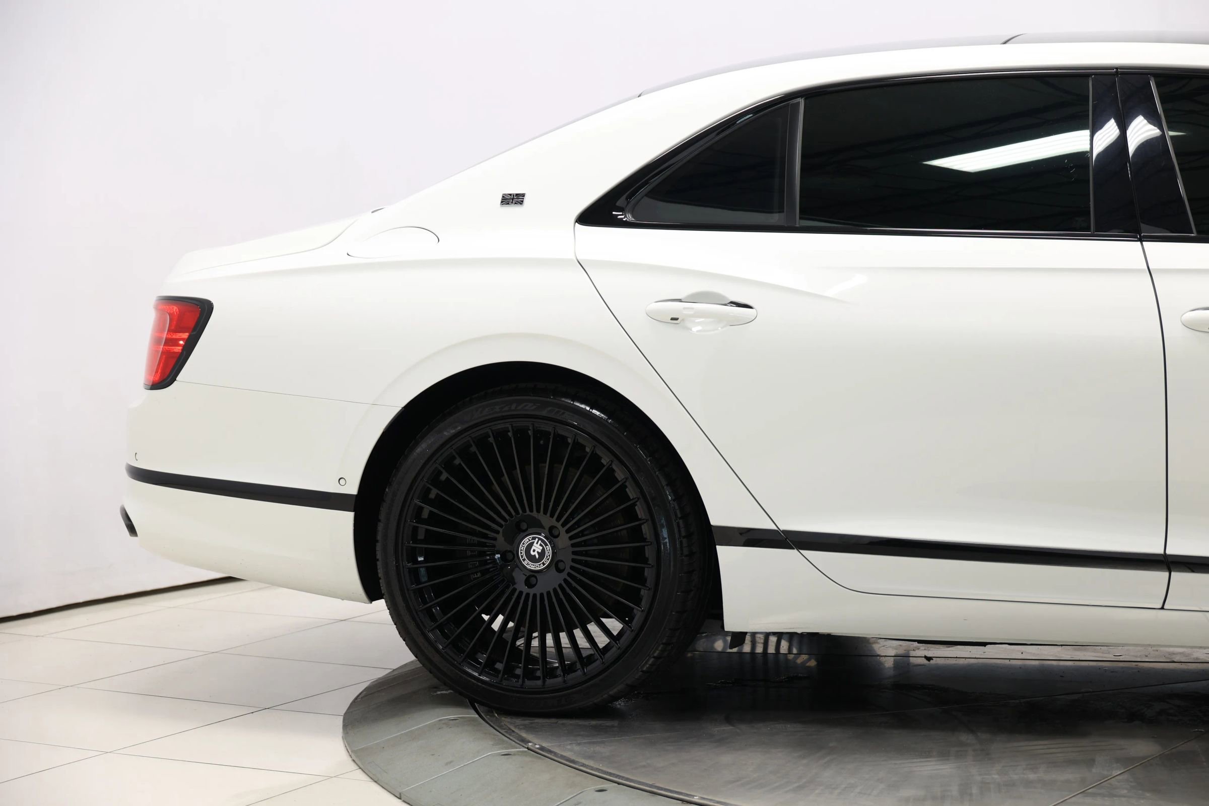 Used 2020 Bentley Flying Spur W12 image 84