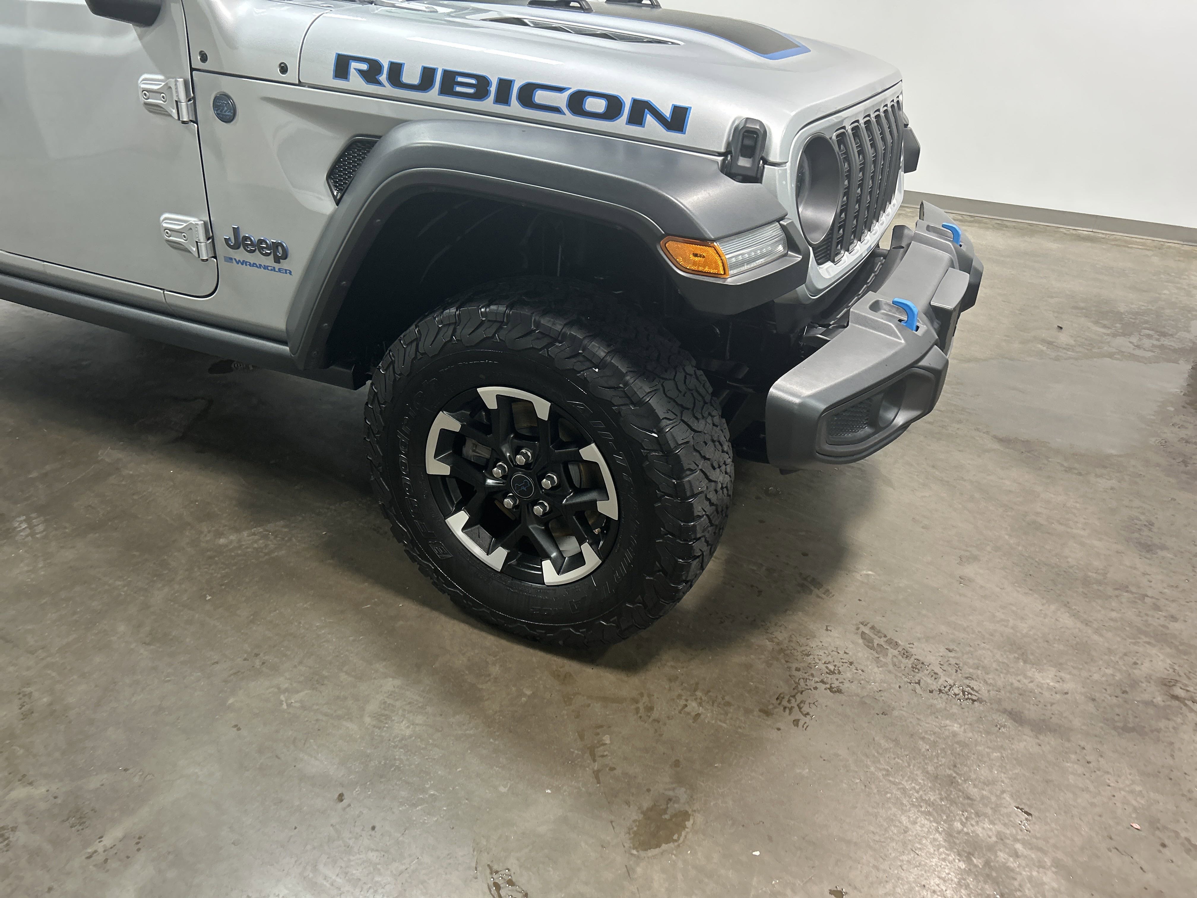 Used 2024 Jeep Wrangler Unlimited Rubicon 4xe image 34