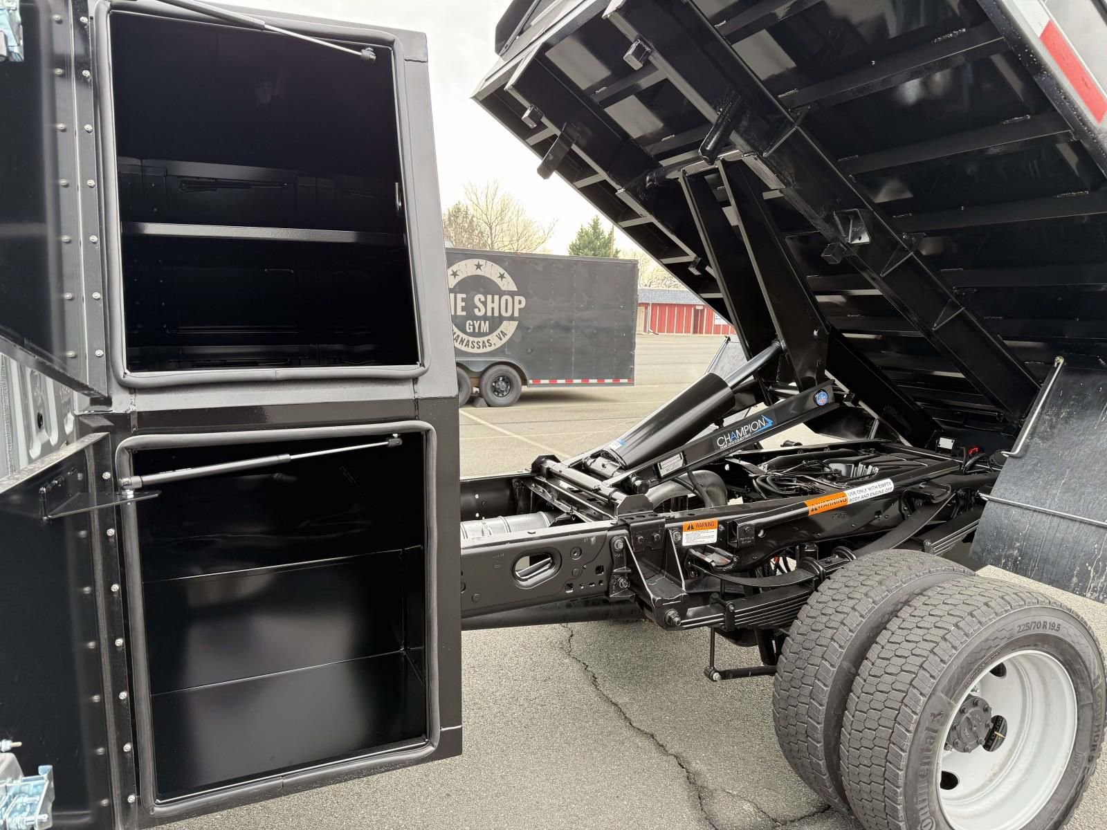 New 2026 Ford F550 4x4 Crew Cab image 12