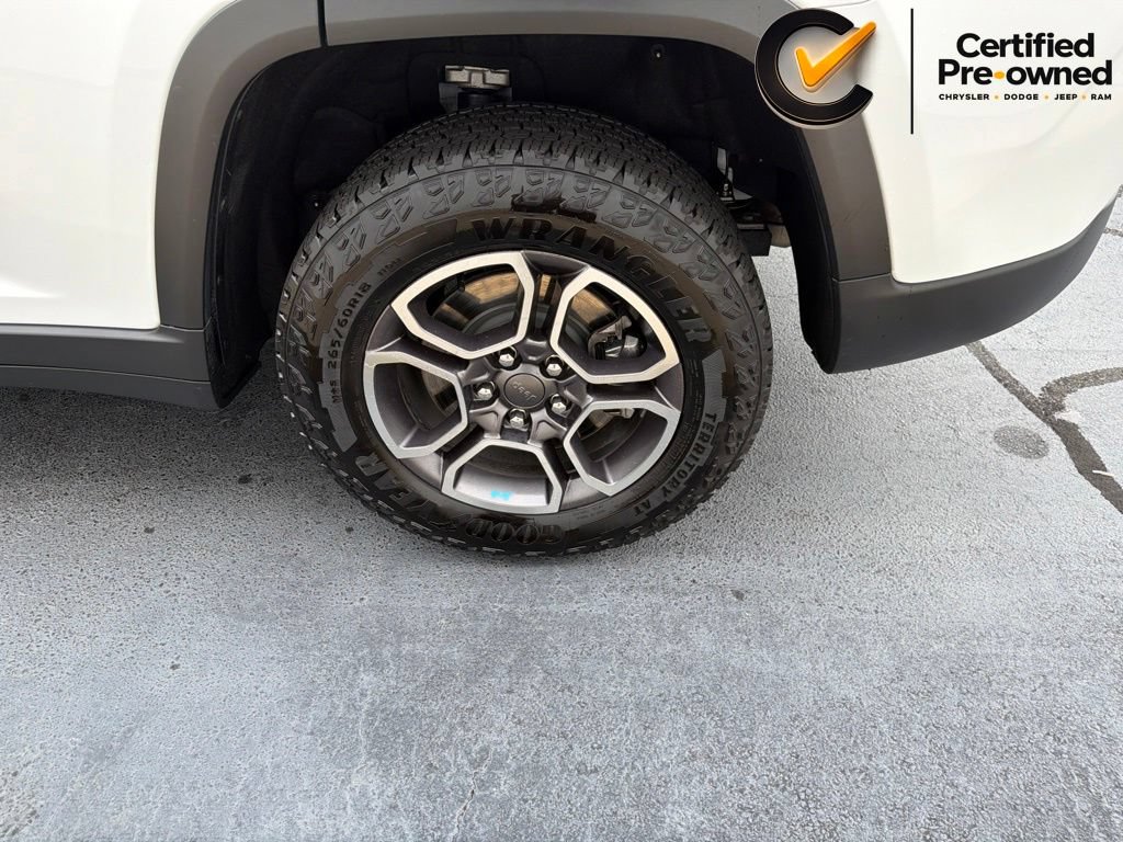 Certified 2022 Jeep Grand Cherokee Trailhawk w/ Advanced Protech Group II AWD/4WD image 19