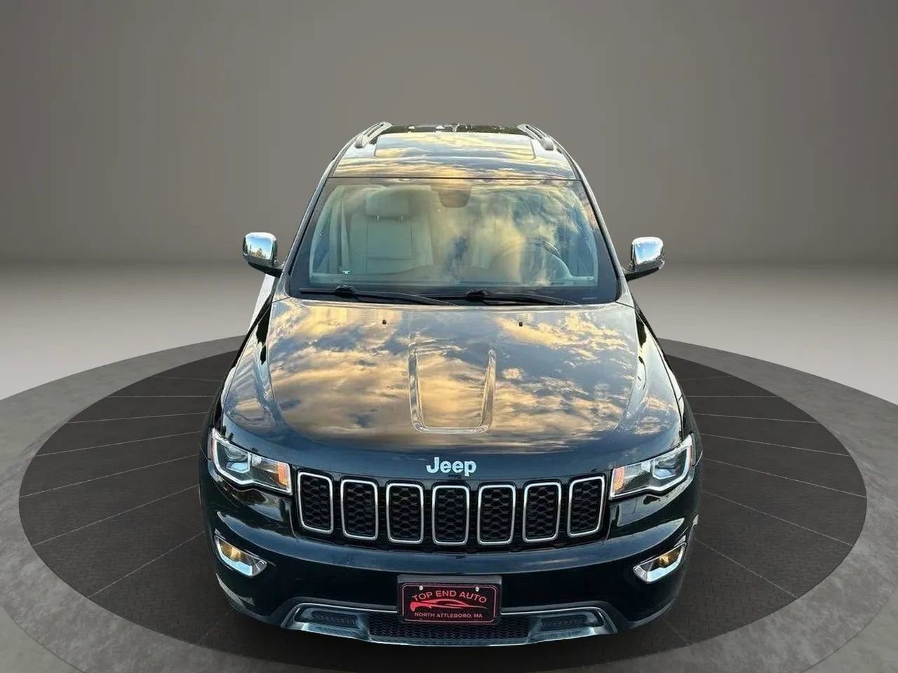 Used 2018 Jeep Grand Cherokee Limited image 3