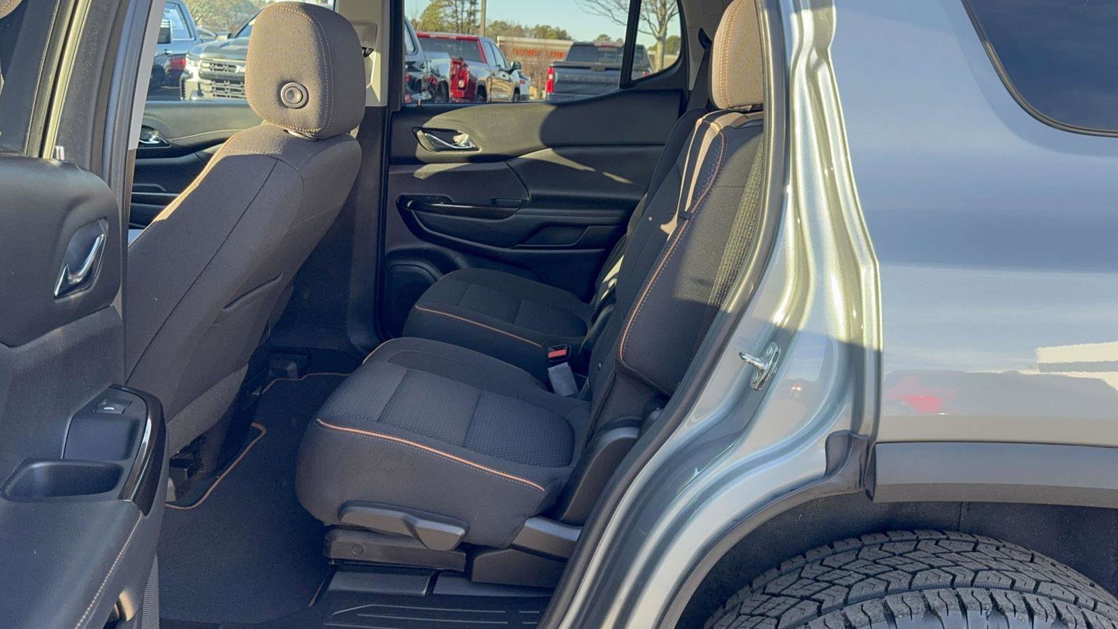 Used 2023 GMC Acadia AT4 image 15