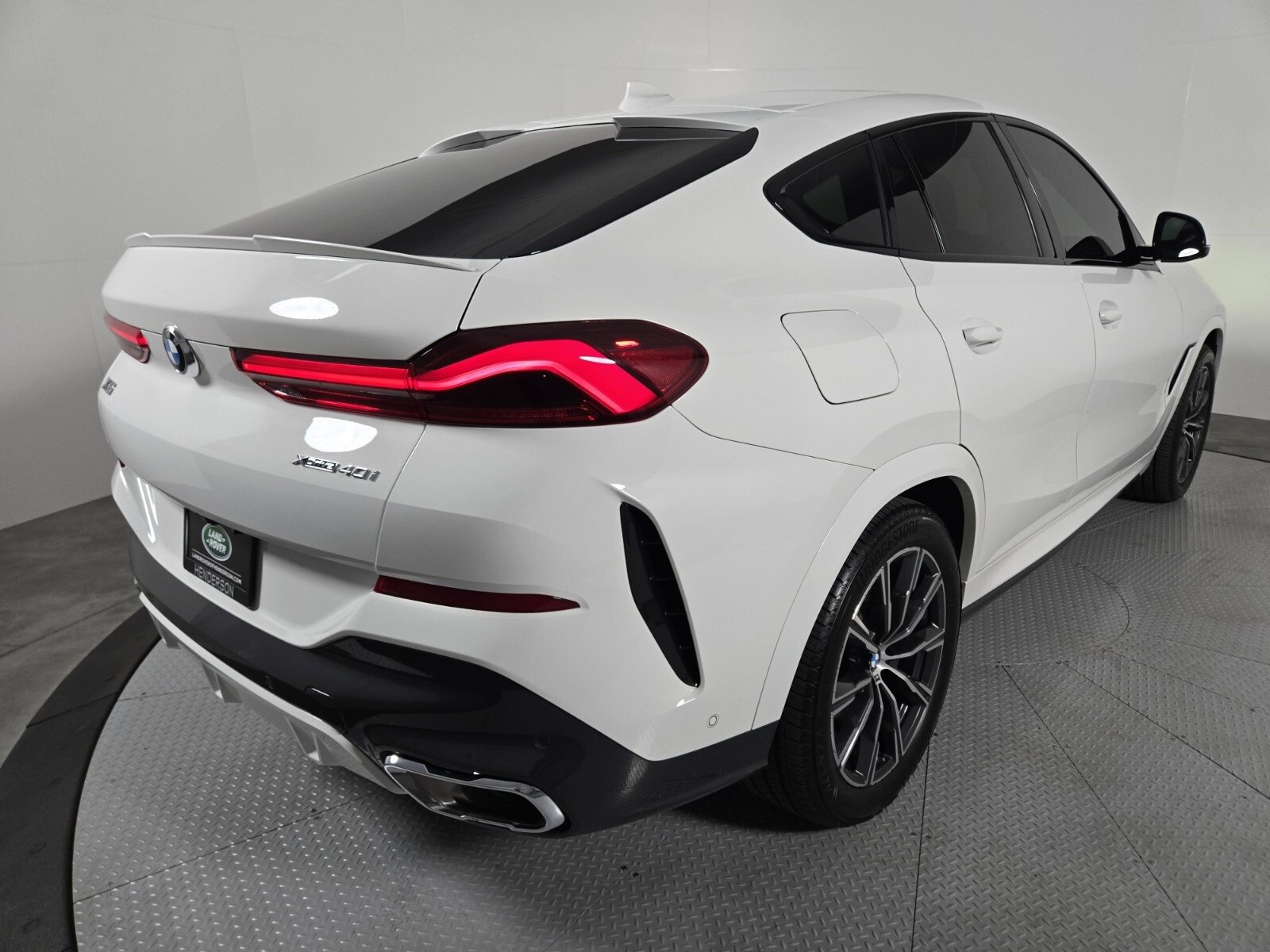 Used 2023 BMW X6 xDrive40i w/ M Sport Package image 5