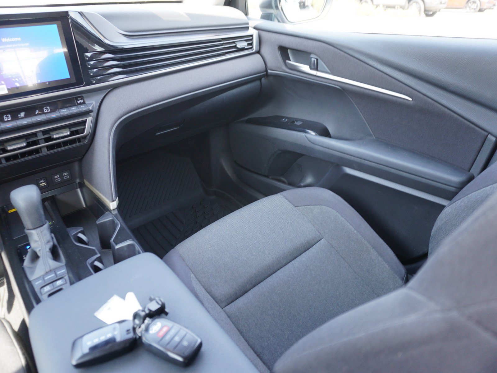 Used 2025 Toyota Camry LE w/ Convenience Package FWD image 16