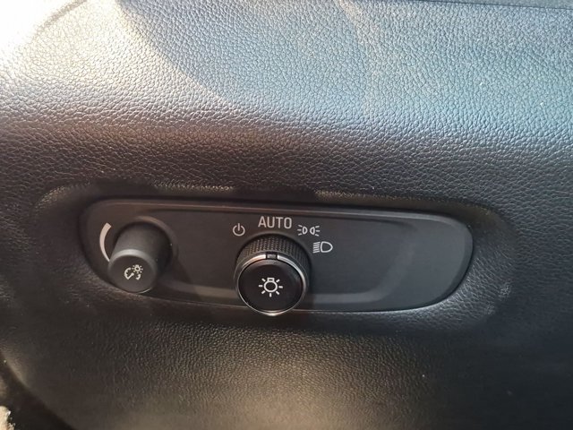 Used 2019 Chevrolet Traverse LS FWD image 12