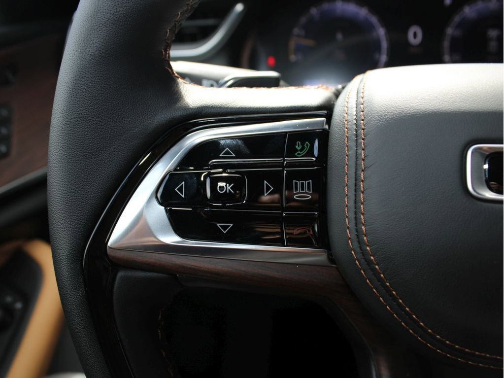 New 2025 Jeep Grand Cherokee Summit image 13