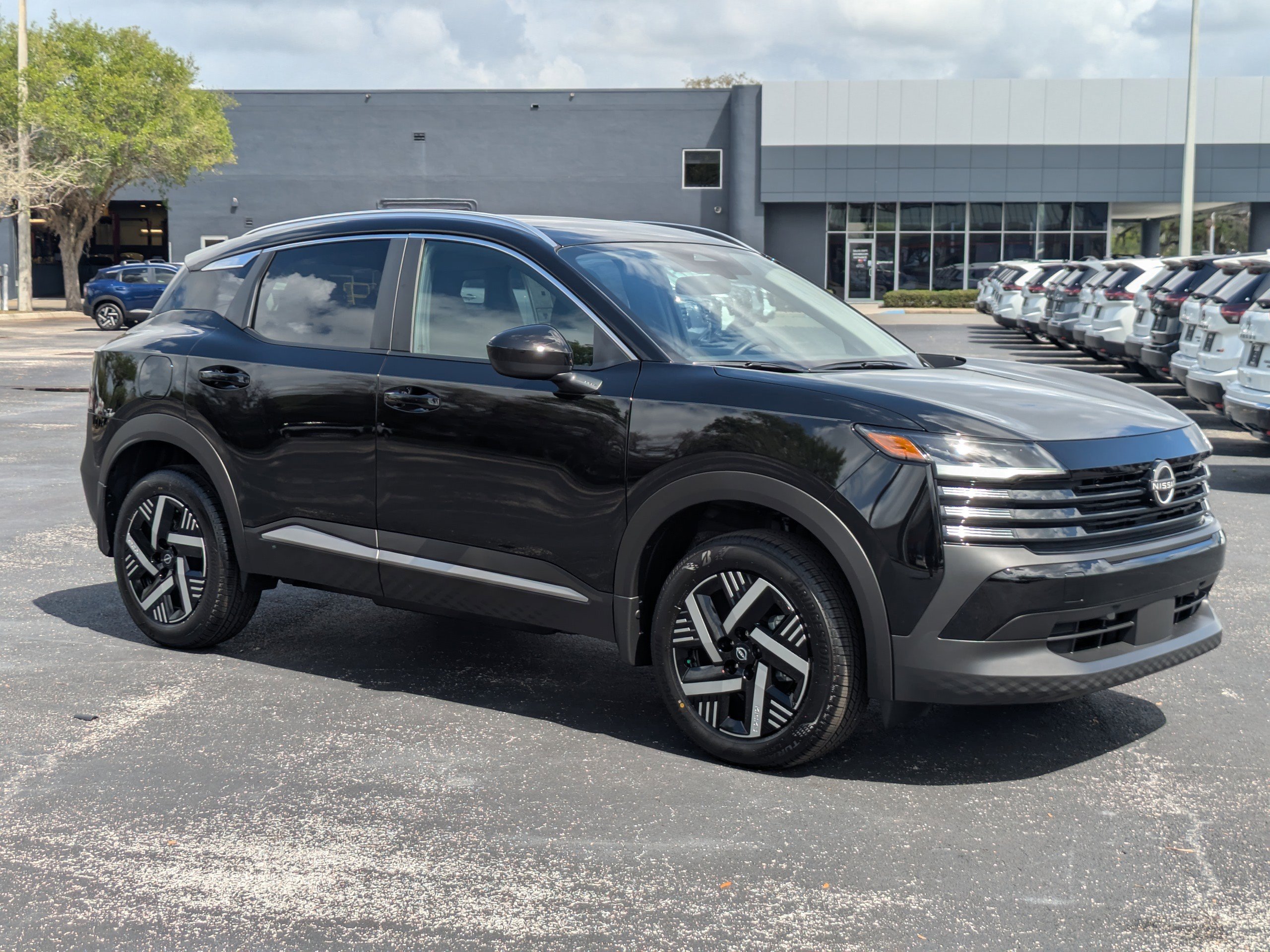 New 2026 Nissan Kicks SV image 2