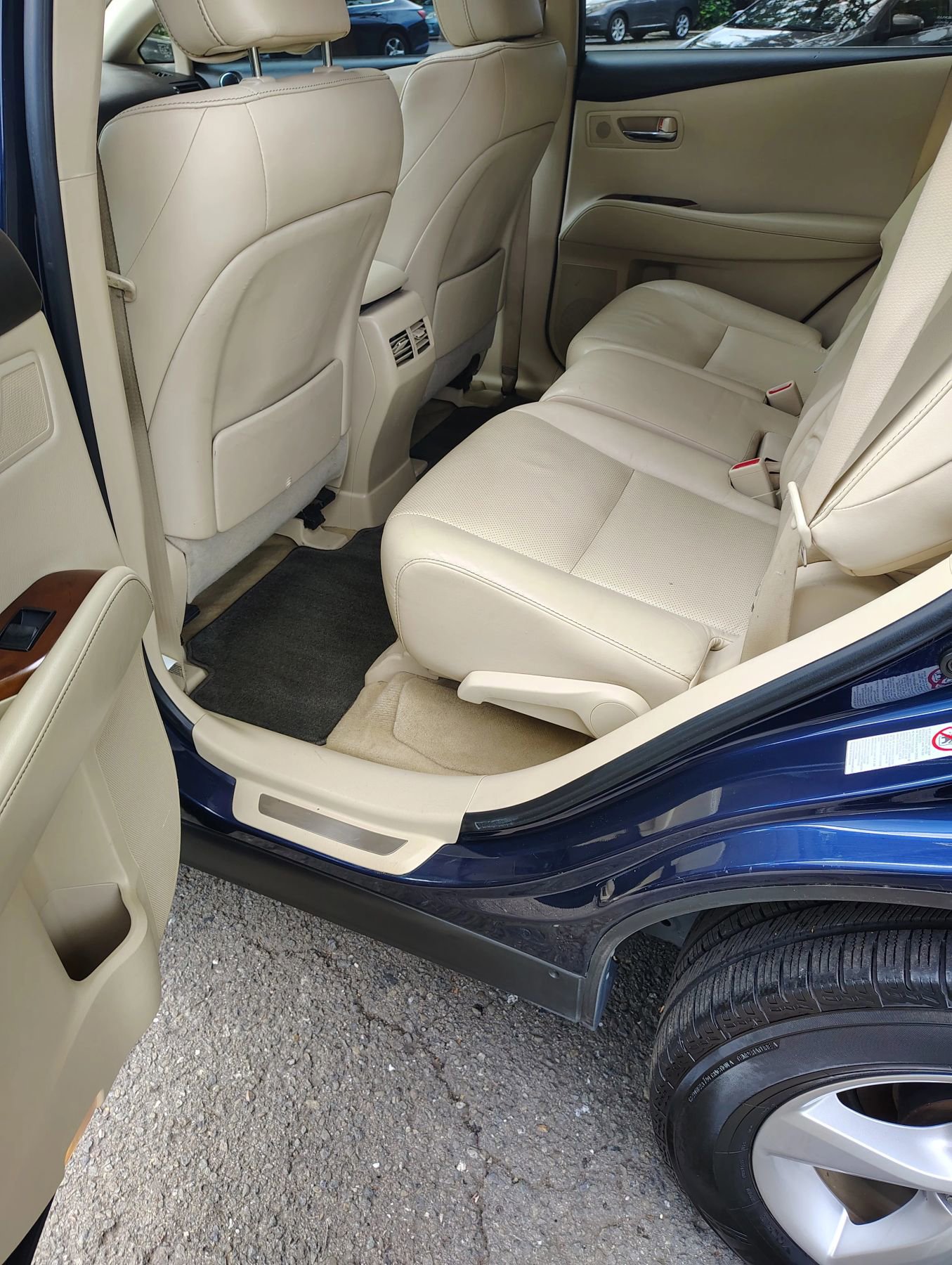 Used 2013 Lexus RX 450h AWD w/ Navigation Pkg image 11