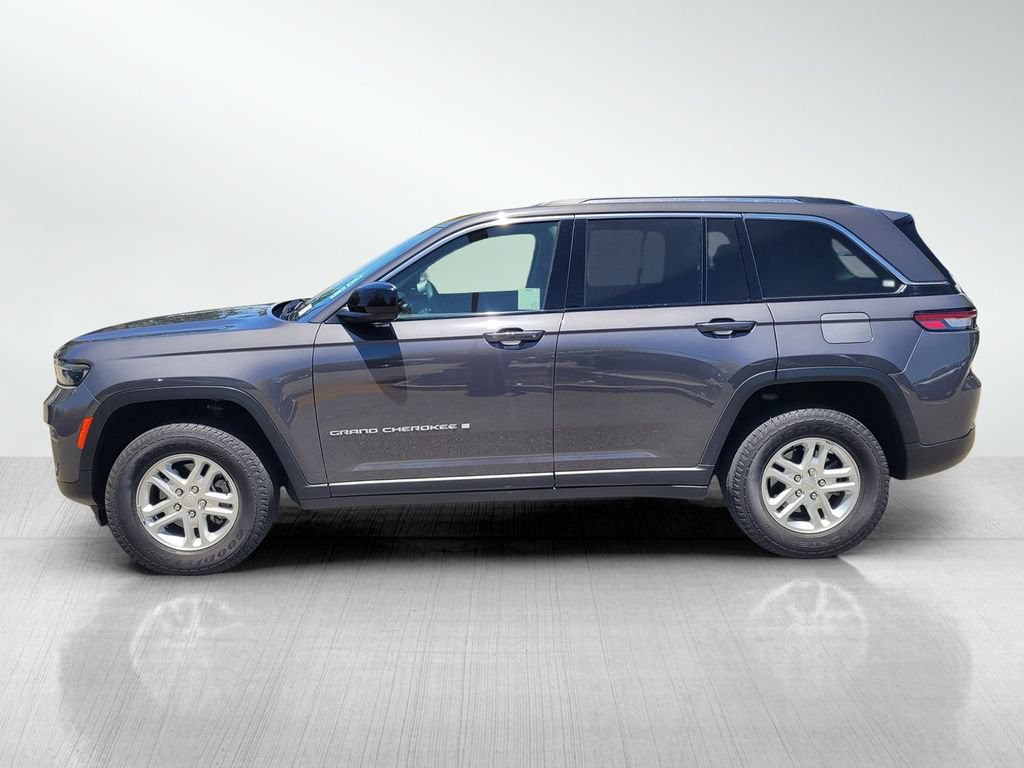 Used 2023 Jeep Grand Cherokee Laredo w/ Luxury Tech Group I AWD/4WD image 7