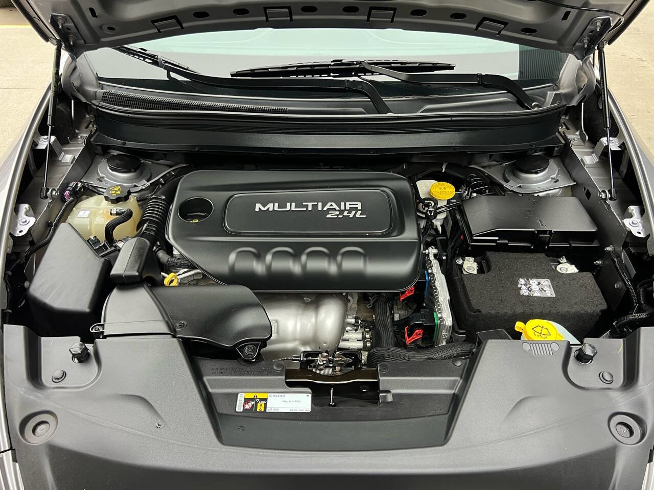 Used 2018 Jeep Cherokee Latitude FWD image 27