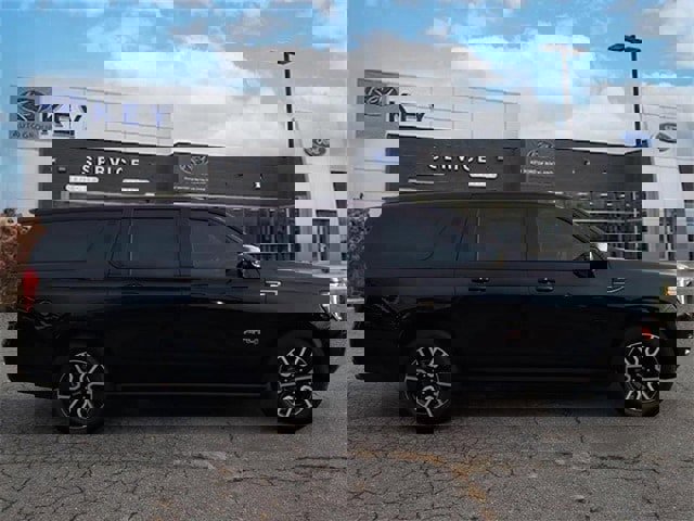 Used 2023 GMC Yukon XL AT4 w/ AT4 Premium Plus Package image 2