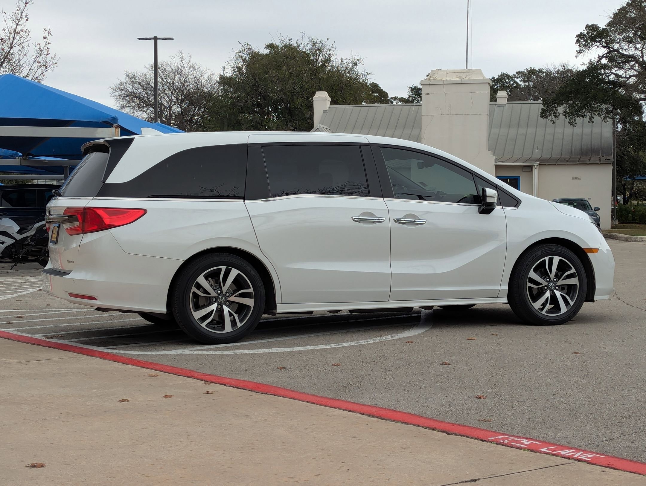 Used 2022 Honda Odyssey Touring image 4