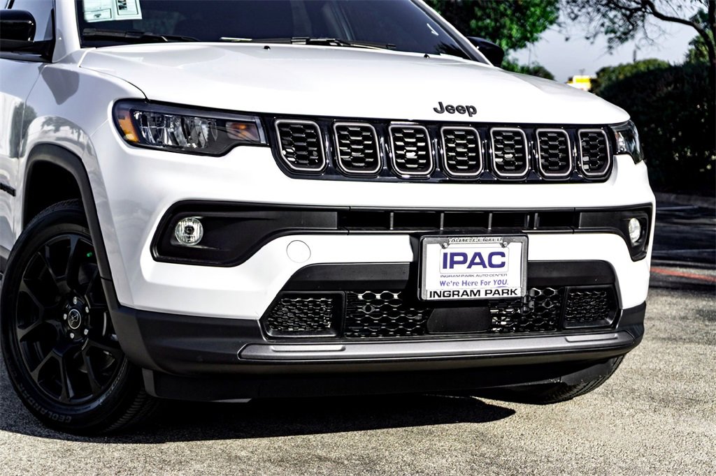 New 2026 Jeep Compass Latitude image 3