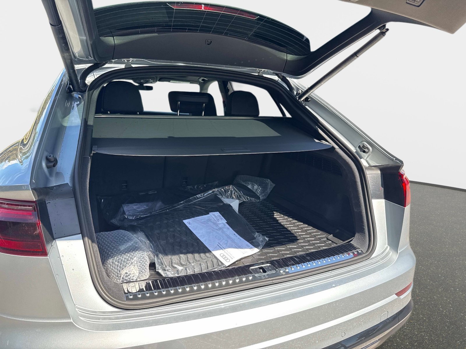 New 2026 Audi Q8 Premium Plus AWD/4WD image 9