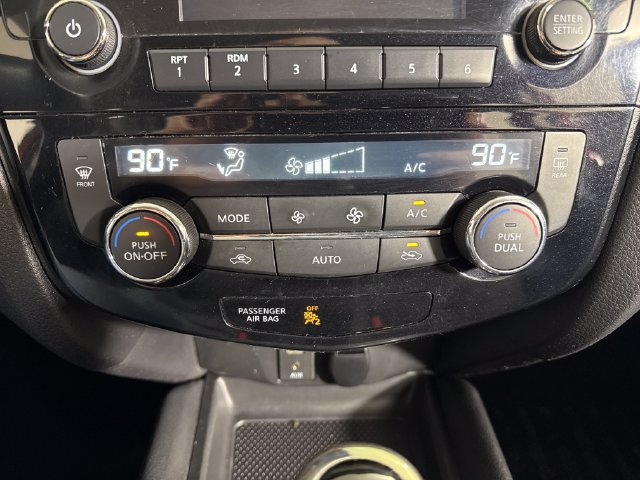 Used 2017 Nissan Rogue Sport SV AWD/4WD image 29