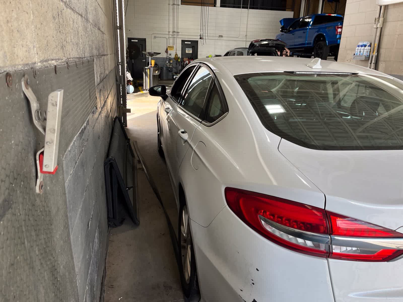 Used 2020 Ford Fusion SE FWD image 7