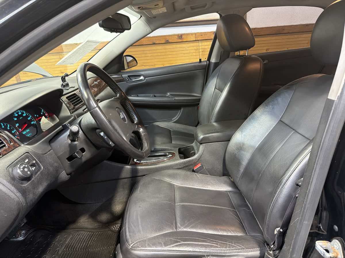 Used 2013 Chevrolet Impala LTZ FWD image 16