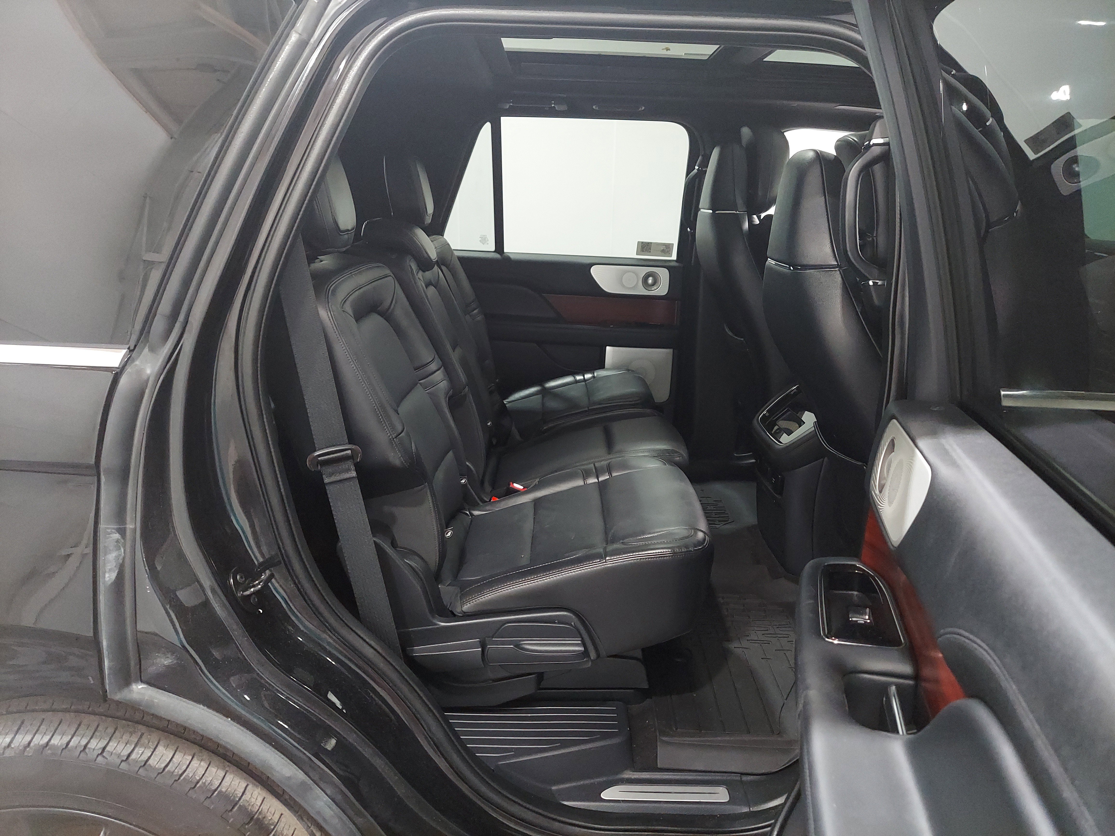 Used 2022 Lincoln Navigator Reserve w/ Equipment Group 201A image 18