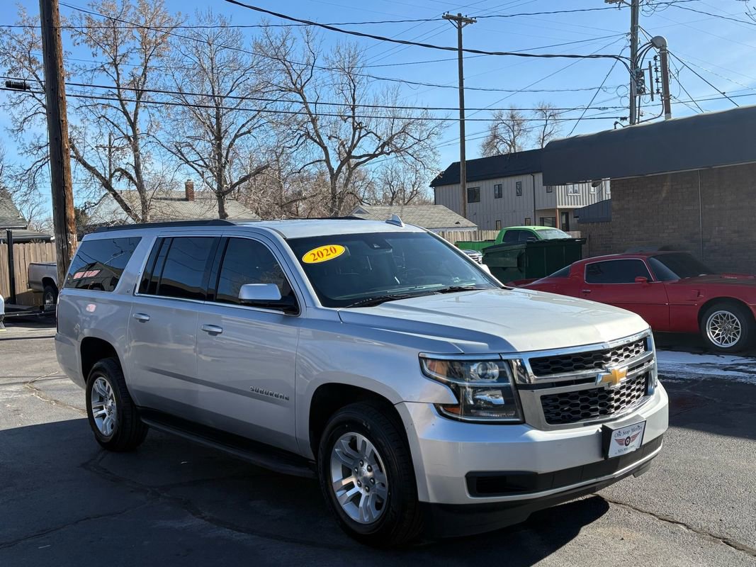 Used 2020 Chevrolet Suburban LT image 3