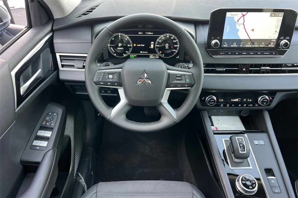 New 2025 Mitsubishi Outlander SE image 15